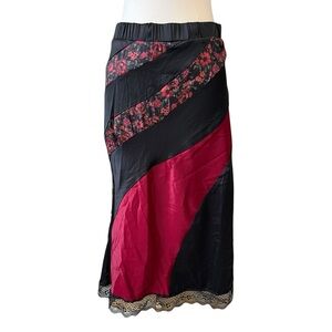 Hot Topic Pretty Damage Skirt Red
Satin Black Lace Trim Y2K
Whimsigoth
